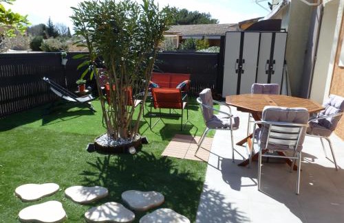 Fontvieille Apartment | appart cosy avec son exterieur chaleureux,piscine et parking prive