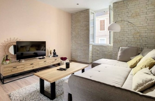 Dufau-Tourasse Apartment | Appart T2, 4 Places, à 5 Minutes du Centre Ville !