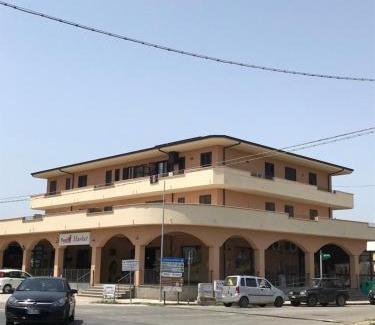 Sant'Ilario dello Ionio Apartment | Appartamento Fronte Mare Rosa 2