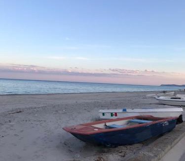 Sant'Ilario dello Ionio Apartment | Appartamento Fronte Mare Rosa 2