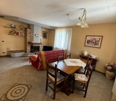 Mologno Apartment | Appartamento Gallicano - La Tana