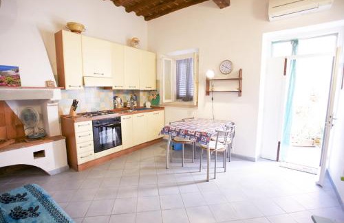 Portoferraio Old Town Apartment | Appartamento Piazza Il Fico