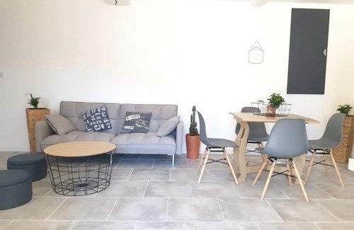 Sainte-Genevieve-les-Gasny Apartment | Appartement lumineux à Sainte-Geneviève, 45 m² jardin