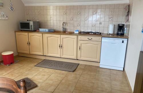 Le Palais Apartment | Appartement 1er étage avec jardin et parking près de Le Palais - FR-1-418-263