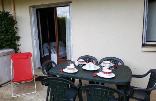 Cabourg Apartment | Appartement 2 pièces rez-de-jardin à 2 pas de la plage et de la thalasso