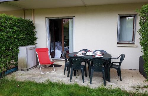 Cabourg Apartment | Appartement 2 pièces rez-de-jardin à 2 pas de la plage et de la thalasso