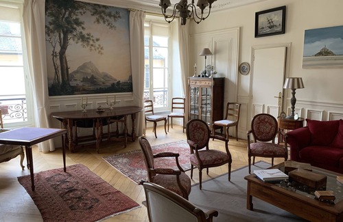 Saint-Louis Apartment | Appartement 3 Pièces , Parking, Près Château et Gares Pour Paris