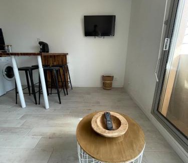 Le Port Apartment | Appartement au pied du port