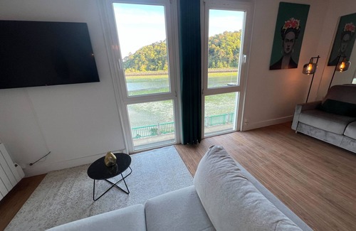 Cotes d'Armor Apartment | Appartement art Déco, VUE Mer, au Port du Légué - Cabestan