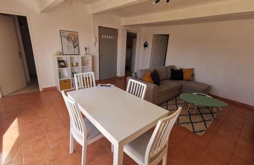 Port-la-Nouvelle Apartment | Appartement avec terrasse Classé