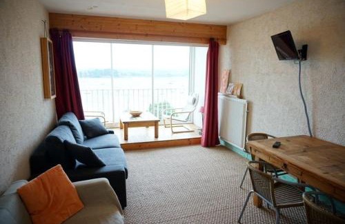 Tregastel Apartment | Appartement avec SUPERBE VUE MER et terrasse, à 100m plages à TREGASTEL - Ref 97