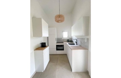 Flayosc Apartment | Appartement Avec une Chambre, Piscine et Tennis