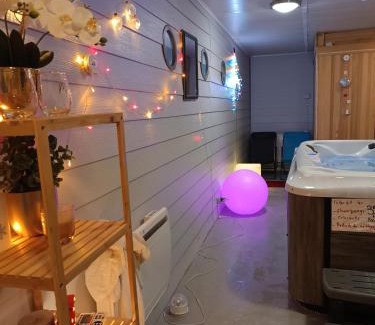 Raismes Apartment | Appartement calme, frais à louer, nouvellement repeint, emplacement stratégique, proche de toutes commodités, de l'autoroute, valenciennes, lille, Belgique, wifi, Netflix, parking Gratuits