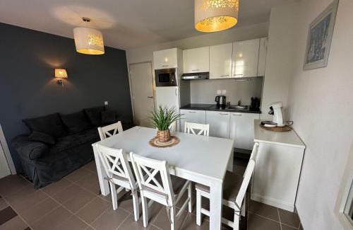 Baden Apartment | Appartement, château kergonano