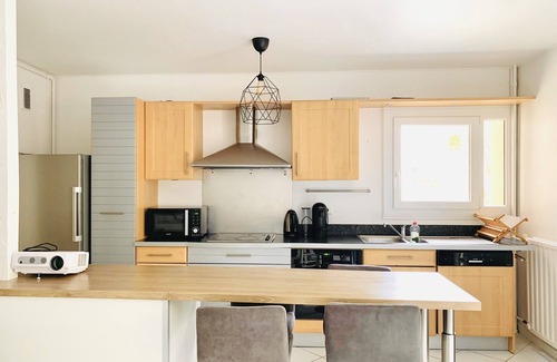 Poincare - Foch - Anatole France - Croix de Bourgogne Apartment | Appartement Chopin au Coeur de Nancy