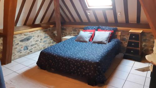 Rocroi Apartment | Appartement climatisé 2 étoiles, vue sur les Remparts, centre de Rocroi, Parking privatif et garage vélos
