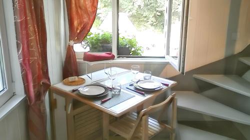 Les Authieux-Papion Apartment | Appartement cosy aux Authieux Papion 15 m² avec jardin privatif