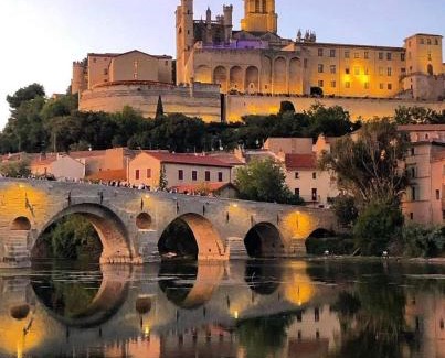 Beziers City Centre Apartment | Appartement Cocooning Béziers Cœur historique, charme et confort noté 10