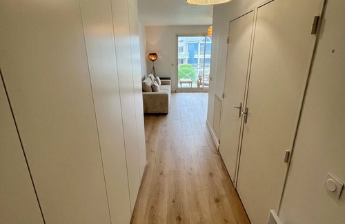 Plougonvelin Apartment | Appartement cosy avec vue mer depuis la terrasse, piscine et sauna.