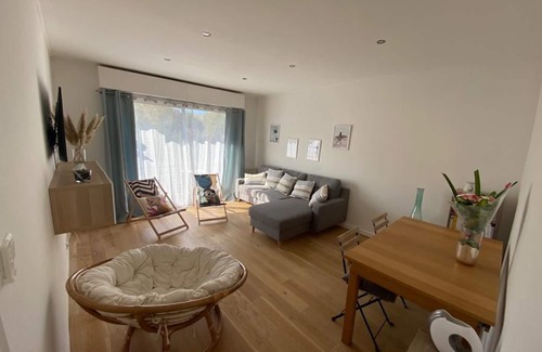 Bonneveine Apartment | Appartement Cosy Avec Terrasse Parking Proche Plages et Calanques