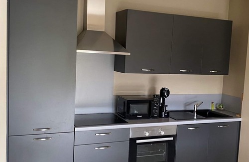 Viggianello Apartment | Appartement Deux Chambres Dans Résidence Calme et Paisible Toujours Ensoleillé!