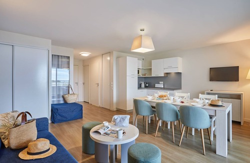 La Grande-Motte Condo | Appartement Equipé | Accès Piscine Saisonnière