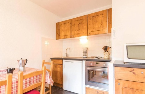 La Salle-les-Alpes Apartment | Appartement La Salle-les-Alpes, 1 pièce, 4 personnes - FR-1-330F-65