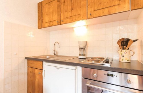 La Salle-les-Alpes Apartment | Appartement La Salle-les-Alpes, 1 pièce, 4 personnes - FR-1-330F-65