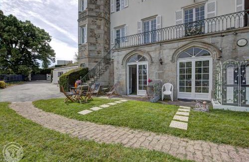 Saint-Genest-Lerpt Apartment | Appartement le Gaga Château Philip