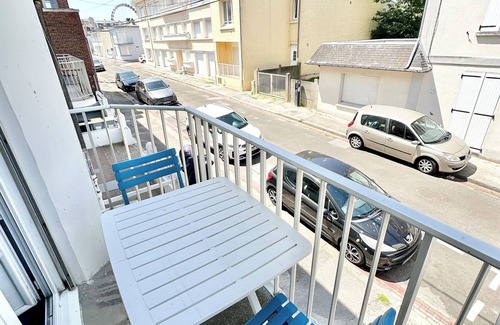 Berck-sur-Mer Apartment | Appartement Lumineux - Balcon - Plage à 1 Minute à Pieds