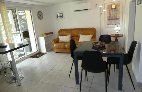 Latresne Apartment | Appartement moderne à Latresne avec jacuzzi, 50 m²