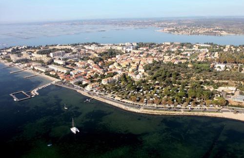 Balaruc-les-Bains Apartment | Appartement proche des Thermes - parking et animaux admis - FR-1-503-39