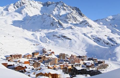 Val-Thorens Apartment | Appartement Rénové à Val Thorens - 4 Pers, 1 Ch + Cabine, Wifi, Skis aux Pieds, Balcon - FR-1-637-44