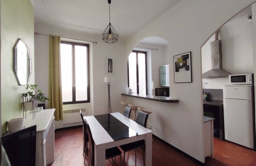 1st Arrondissement Apartment | Appartement Typique Entre la Gare et la Canebière