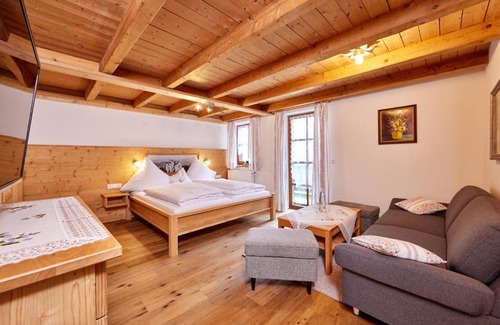 Unterammergau Bed & Breakfast | Appartements Gasthof Schleifmühle Unterammergau
