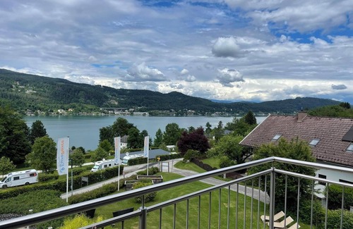 Schiefling am See House | Appartment with stunning views of Lake Wörthersee