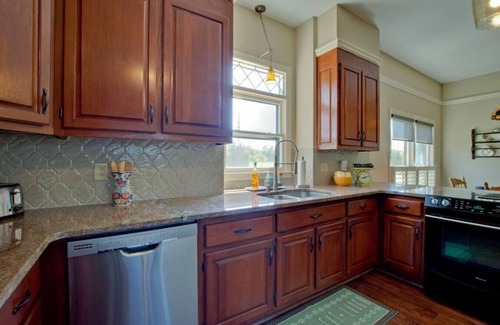 Madison House | Apperson House-Pet Friendly - Pool -Space Camp