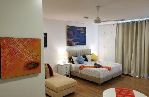 Seri Kembangan Apartment | Apple Home 2 at Menara Simfoni, King Size Bed, Cheras, Nexflix, Wifi, Parking
