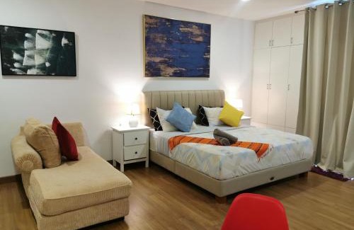 Seri Kembangan Apartment | Apple Home 2 at Menara Simfoni, King Size Bed, Cheras, Nexflix, Wifi, Parking