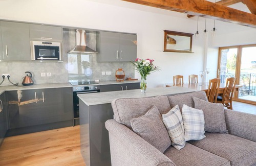 Appleby-in-Westmorland Cottage | APPLE TREE COTTAGE, pet friendly, with hot tub in Kirkby Stephen