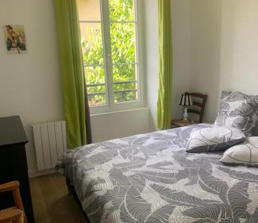Loures-Barousse Apartment | Appt 3 ch au 1er avec jardin partagé
