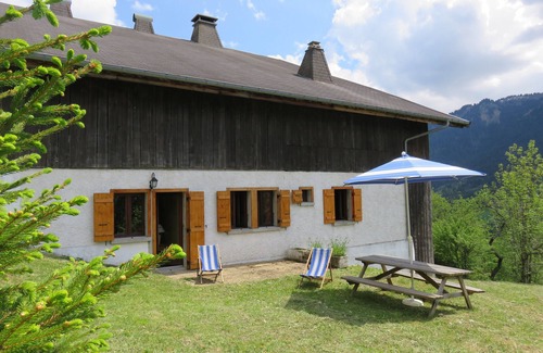 La Chapelle-d'Abondance Ski Chalet | Appt in chalet, sleeps 6, 2 bedrooms, private terrace, 2 bathrooms