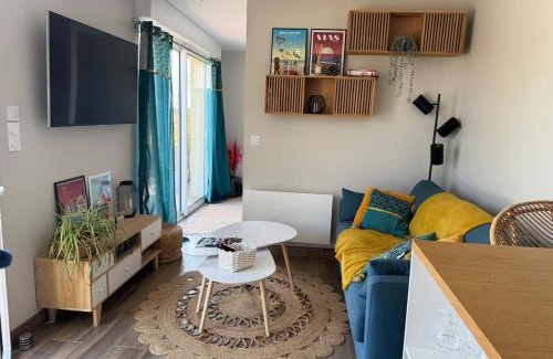 Arpajon-sur-Cere Apartment | Appt reposant entièrement équipé.