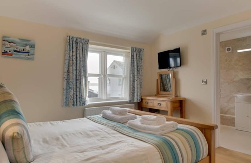Horton House | Apricot Cottage in the beautiful Swansea