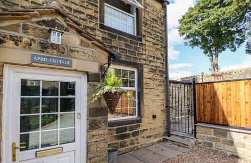 Sutton-in-Craven Cottage | April Cottage