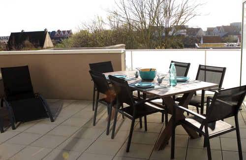 Wimereux Apartment | Apt 1st, copr on 3 floors, elevator, sheltered terrace 25M2 wind, separate wc