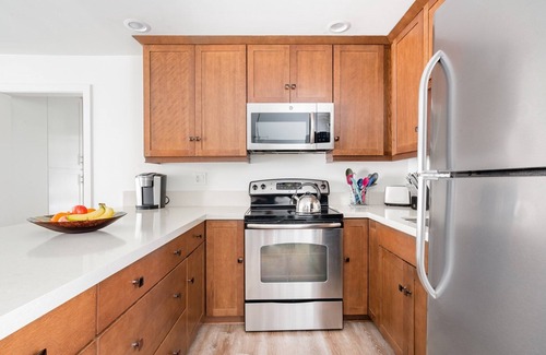 Carpinteria Apartment | Apt 2: Fresh Light Unit with Private Patio, Steps to Beach