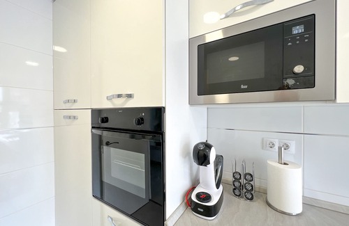 Santa Susanna Apartment | Apt 2 pax on the Santa Susanna promenade. Community pool and garden, free wifi and air conditioning in the living room. Excellent location, 3 min from the beach, shops, bars and restaurants. Lively area! Vivalidays Lora.