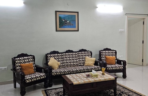 Toli Chowki Apartment | APT 4 Spacious 3-bedroom apartment with WiFi, AC in delightful Hyderabad