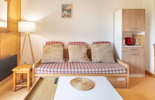Saint-Sorlin-d'Arves Apartment | Apt 5 ppl, mountains view, heated pool
